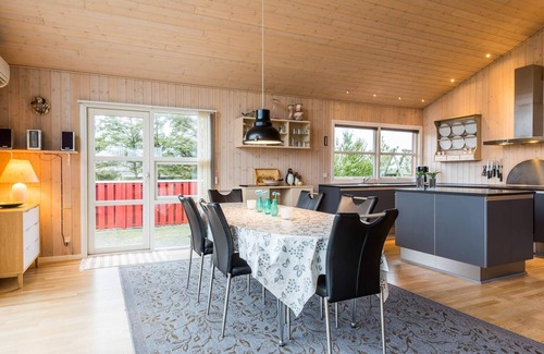 Skaven Strand House | 6 person holiday home in Tarm