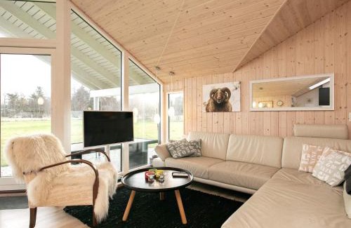 Aalbaek House | 6 person holiday home in lb k