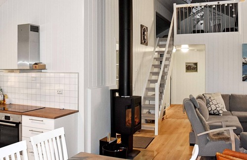 Gjengstoa House | 6 person holiday home in Lyngstad