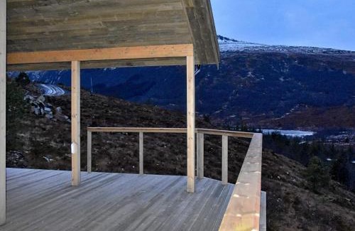 Gjengstoa House | 6 person holiday home in Lyngstad