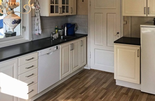 Kvam House | 6 person holiday home in øystese