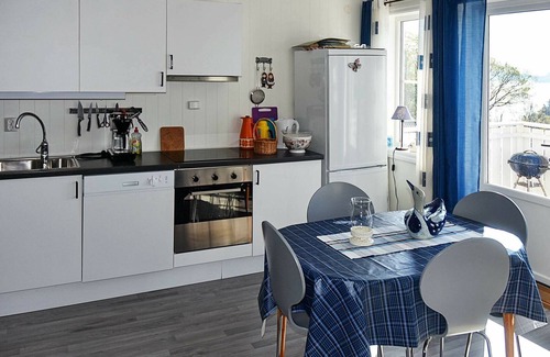 Tysnes Apartment | 6 person holiday home in Onarheim