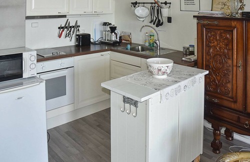 Tysnes Apartment | 6 person holiday home in Onarheim