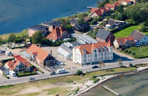 Hejlsminde Strand Apartment | 6 person holiday home on a holiday park in Hejls