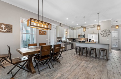 Emerald Waters Village House | 6-Seat Golf Cart ~ Spacious Living Area ~ Private Balcony ~ Community Pool