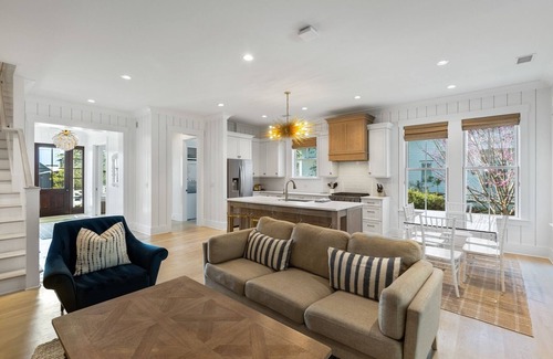 Palmetto Bluff House | 6-Seater Golf Cart and 6 Bikes! Majestic Moreland 4-Bedroom Beauty
