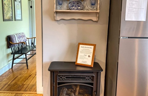 Stanardsville Cottage | 60 acre farm with mountain views & trails. 15 min from Shenandoah National Park