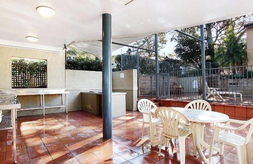 Mayfield West Hotel | 60 m² Hotel ∙ 2 bedrooms ∙ 127 guests