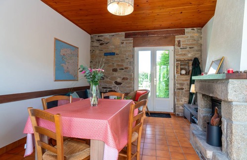 Plomodiern House | 60 m² House ∙ 2 bedrooms ∙ 4 guests