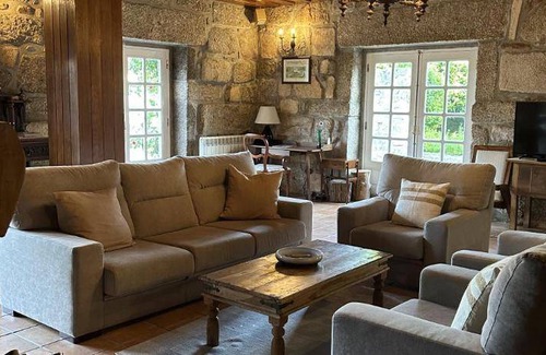 Santo Tirso Villa | 600 m² Villa ∙ 5 bedrooms ∙ 12 guests