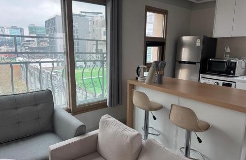 Seongsu Apartment | 601, Seongsu Station Jungnangcheon Cherry Blossom Road Han River airport bus