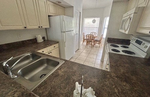 Trailer Estates Condo | 6017 - Charming 2 Bed/2 Bath condo in Bradenton close to IMG Academy and Beaches