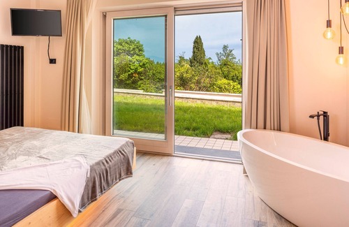 Lonato del Garda Villa | 602A Villa Lakeview Heaven