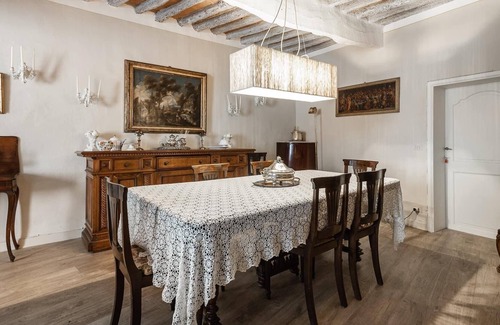 Crespina House | 60km to florence and 20km to the beach. Supermarket at 5 km. Shops at 2km.