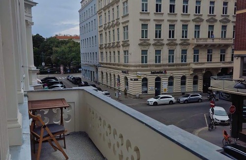 Innere Stadt Apartment | 60m² classic apartment for 2-4 people in the inner city