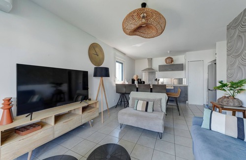 Saint-Priest Apartment | 60m2 + Terrasse + Parking Sécurisé Proche Eurexpo