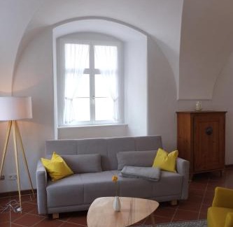 Pielenhofen Apartment | 60qm Wohnung Naabtal im historischen Pfarrhaus Pielenhofen