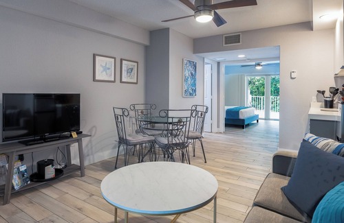Rock Harbor Condo | 610 Mariners Club | 1 Bed, 1 Bath