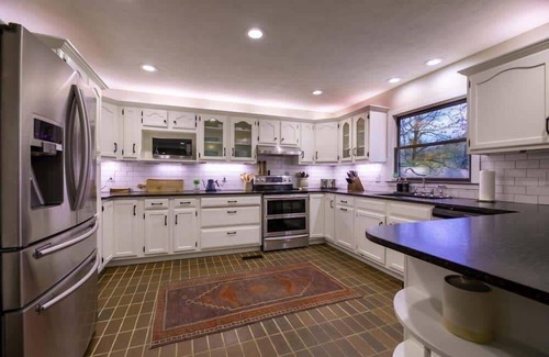Joelton House | 65Acres HotTub, Sauna, Cold Plunge, Fishing + Golf