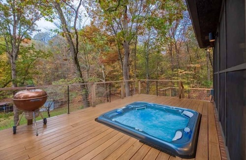 Joelton House | 65Acres HotTub, Sauna, Cold Plunge, Fishing + Golf