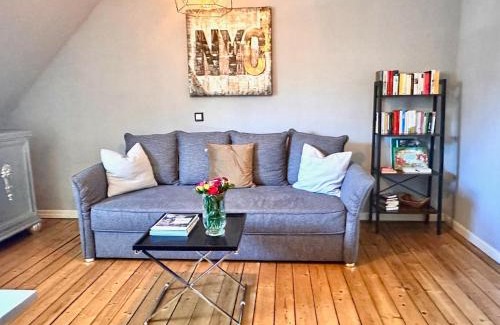 Geisenkopf Apartment | 65qm Luxus Apartment mit Whirlpool Saarbrücken Uni Nähe