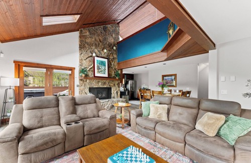 Keystone House | 67 W Hanson Rd - Après-Ski Summit Vista Retreat