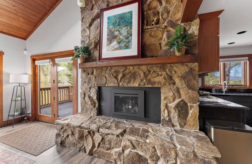 Keystone House | 67 W Hanson Rd - Après-Ski Summit Vista Retreat