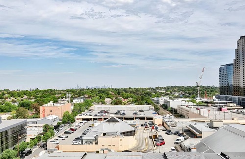 Box Hill Apartment | 68 m² Apartment ∙ 2 bedrooms ∙ 5 guests