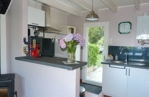 Beuzec-Cap-Sizun House | 685-Ty Kastel Coz 50m from the sea