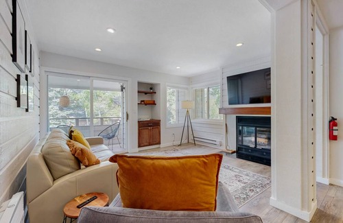 Elkhorn Village Condo | 69 m² Condo ∙ 1 bedroom ∙ 5 guests