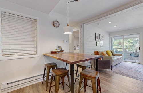 Elkhorn Village Condo | 69 m² Condo ∙ 1 bedroom ∙ 5 guests