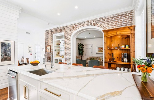 Cannonborough Elliotborough House | 6A at StPhilipSquare, One Block to King, Classic Charleston Comfort