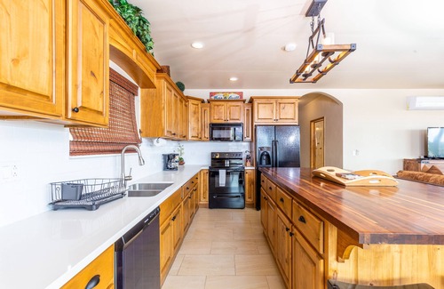Bella Vista House | 6BD/5Bath Luxury Home By Sandy Beach!🏖☀️