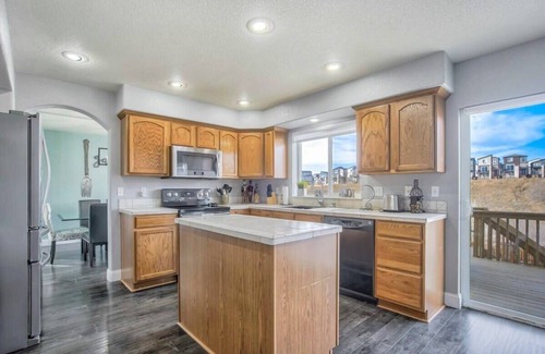 Northeast Colorado Springs House | 6BD Quiet Northside Mountain Views & Parks