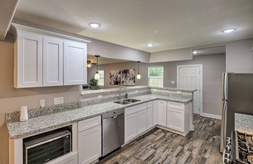 Southeast Houston House | 6BR – 3221 Sq Ft w/Game Room, Near Everything