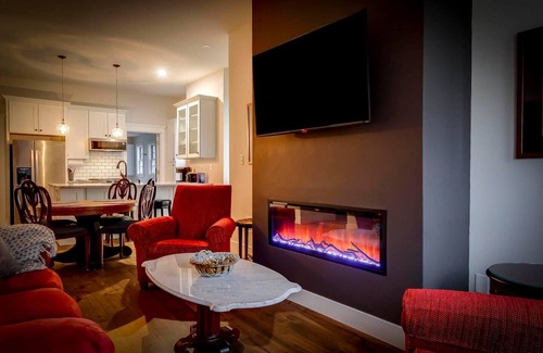 Crescent Hill House | 6BR/3BA PRIME Location - Entire Home (Both Units)