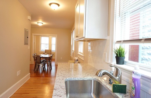 Off Broadway House | ★ 6BR/6BA | Perfect for Groups | Walk to it ALL! ★