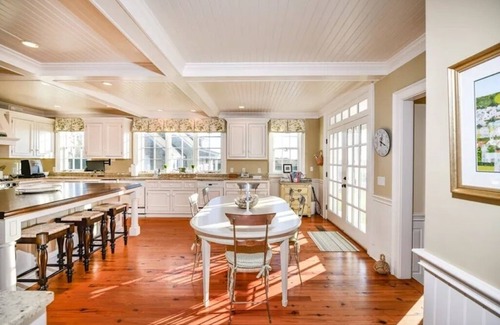 Siasconset House | 6BR family home in the heart of Sconset with heated pool and guest house