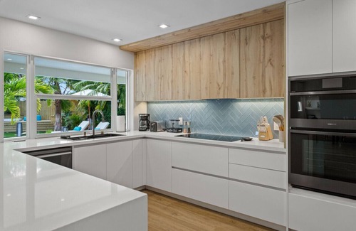 Cutler Bay Villa | 6BR | Heated Pool | Jacuzzi | Sauna | Beach area