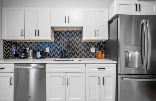 West Somerville House | 6BR3BATH 16G + FREE 4 Parking + Outdoor Furniture