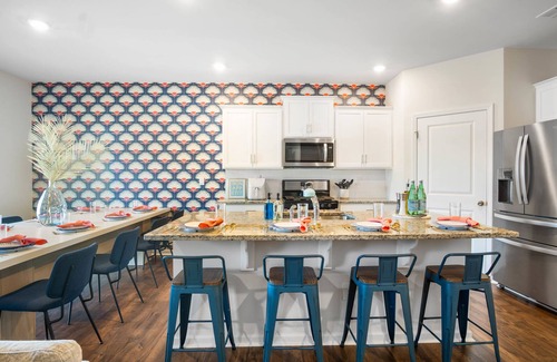 Charlotte House | 6min to UNCC: Spacious 5bd with Games Backyard