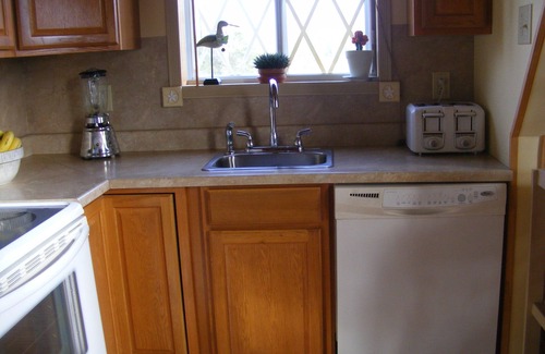 Hico House | 7/27-8/2 SPECIAL BASE RATE 398.00 PER NIGHT- INGROUND POOL-FIREPIT-BASKETBALL!