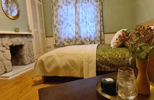 Naas House | 7 bedroom Guesthouse