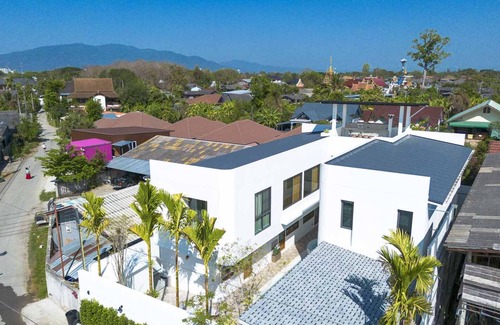 San Pu Loei Villa | 7 Bedroom Luxury Villa near Golf Courses. Pool w/Jacuzzi