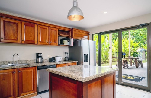 Jaco Villa | 7 Bedroom Luxury Oceanfront Villa on South End of Jaco Beach