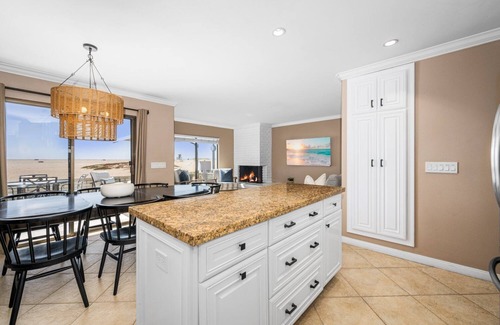 Balboa Peninsula House | 7 Bedroom Oceanfront Triplex Building