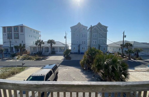 Crescent Beach House | 7 Bedrooms 4 Baths Gulf View,Pool, Easy Beach Access/Gulf Drive