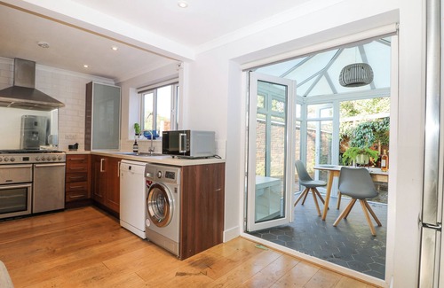 Arundel Cottage | 7 Daltons Place