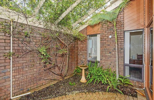 Encounter Bay House | 7 Harpoon Ave - Lovely Sea Views Across Encounter Bay