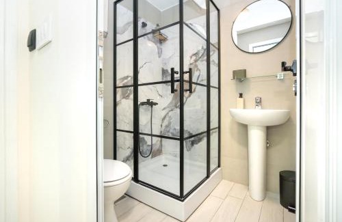 Downtown Bed & Breakfast | 7 Hills Rooms